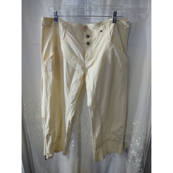 Joie Capri Pants Size 31 Faint Yellow Bottom Zip On Sides - Picture 2 of 9